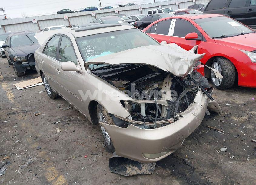 2003 Toyota Camry XLE (VIN 4T1BE32K73U178166) main photo