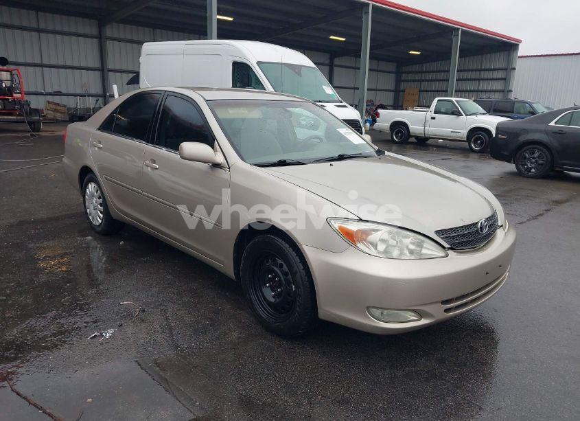 2003 Toyota Camry XLE (VIN 4T1BE32K73U179849) main photo