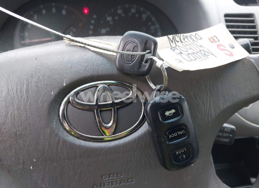 Photo 11 of 2003 Toyota Camry LE (VIN 4T1BE32K73U202840)