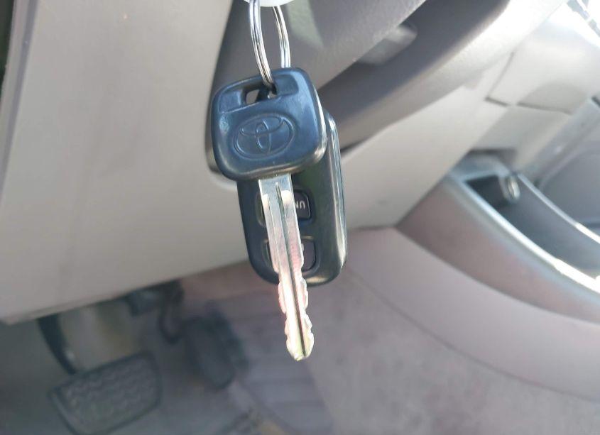 Photo 11 of 2003 Toyota Camry LE (VIN 4T1BE32K73U221551)