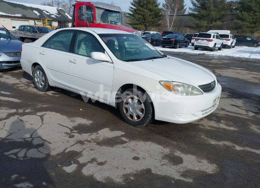 2003 Toyota Camry LE (VIN 4T1BE32K73U229830) main photo