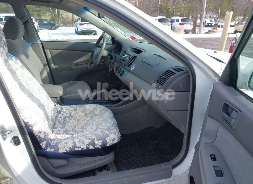 Photo 5 of 2003 Toyota Camry LE (VIN 4T1BE32K73U229830)