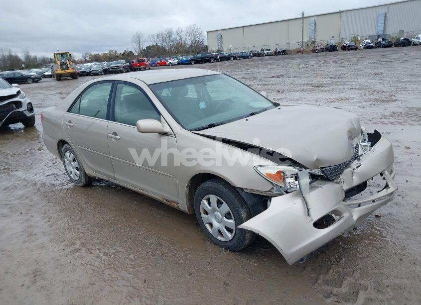 2003 Toyota Camry LE (VIN 4T1BE32K73U760865) main photo