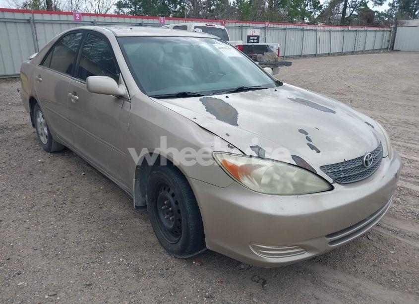 2003 Toyota Camry LE (VIN 4T1BE32K73U780811) main photo