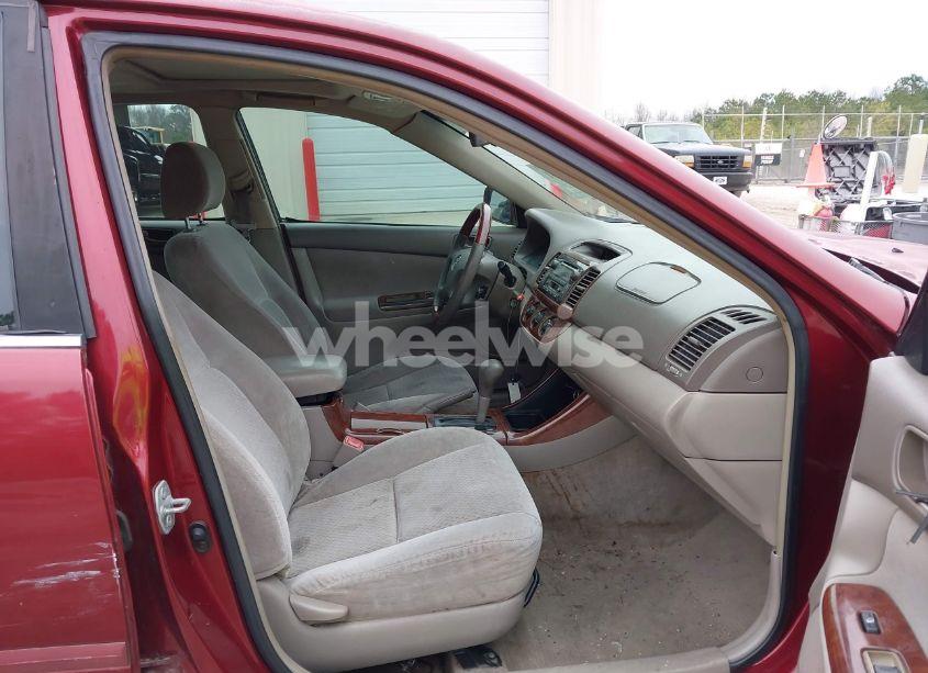 Photo 5 of 2004 Toyota Camry LE (VIN 4T1BE32K74U270671)