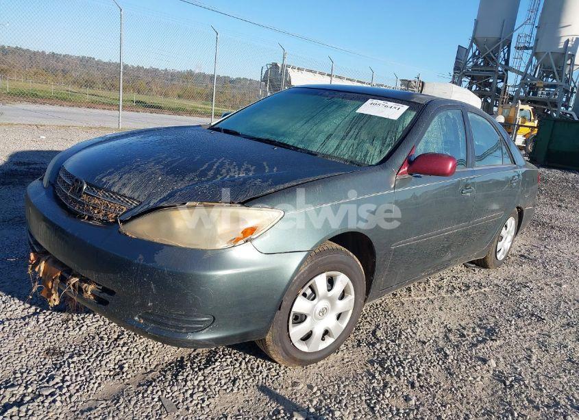 Photo 2 of 2004 Toyota Camry LE (VIN 4T1BE32K74U289172)