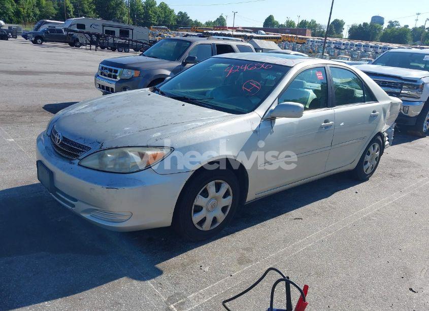 Photo 2 of 2004 Toyota Camry LE (VIN 4T1BE32K74U295599)