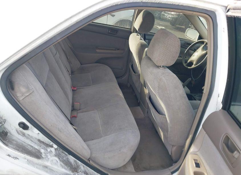 Photo 8 of 2004 Toyota Camry LE (VIN 4T1BE32K74U315477)