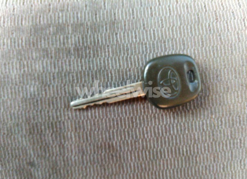 Photo 11 of 2004 Toyota Camry XLE (VIN 4T1BE32K74U326169)