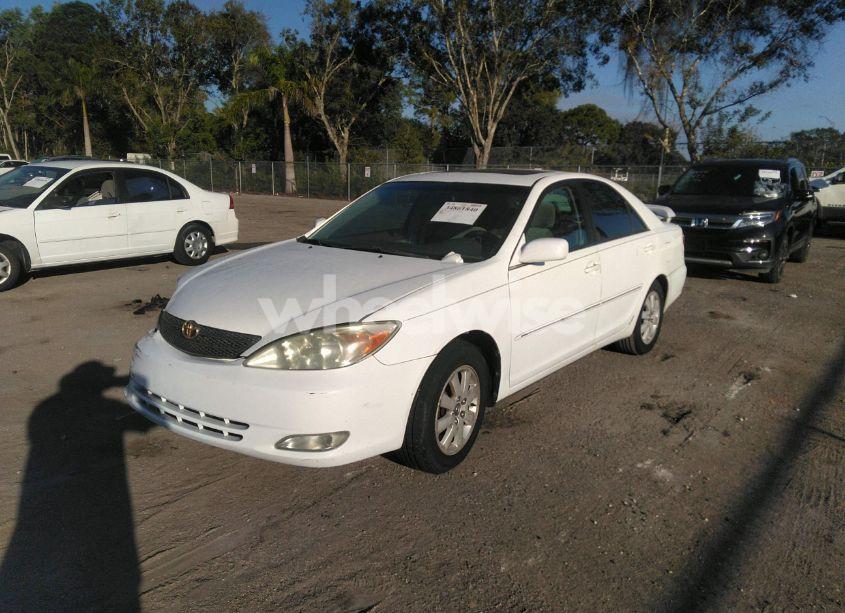 Photo 2 of 2004 Toyota Camry XLE (VIN 4T1BE32K74U326169)