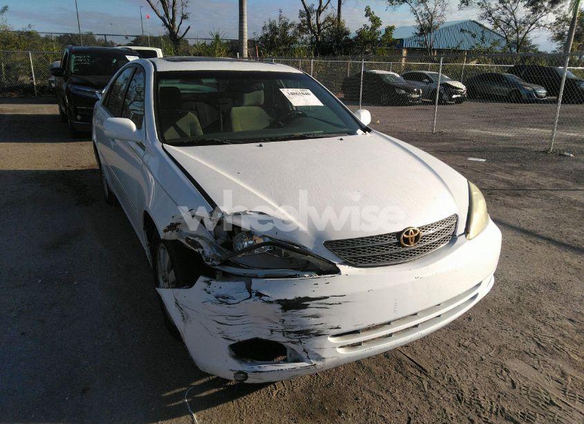 Photo 6 of 2004 Toyota Camry XLE (VIN 4T1BE32K74U326169)