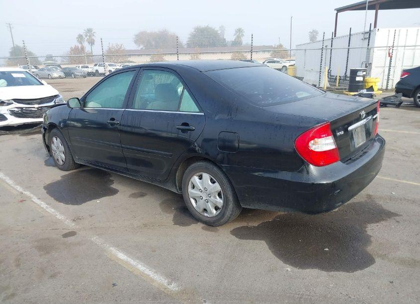 Photo 3 of 2004 Toyota Camry LE (VIN 4T1BE32K74U330545)