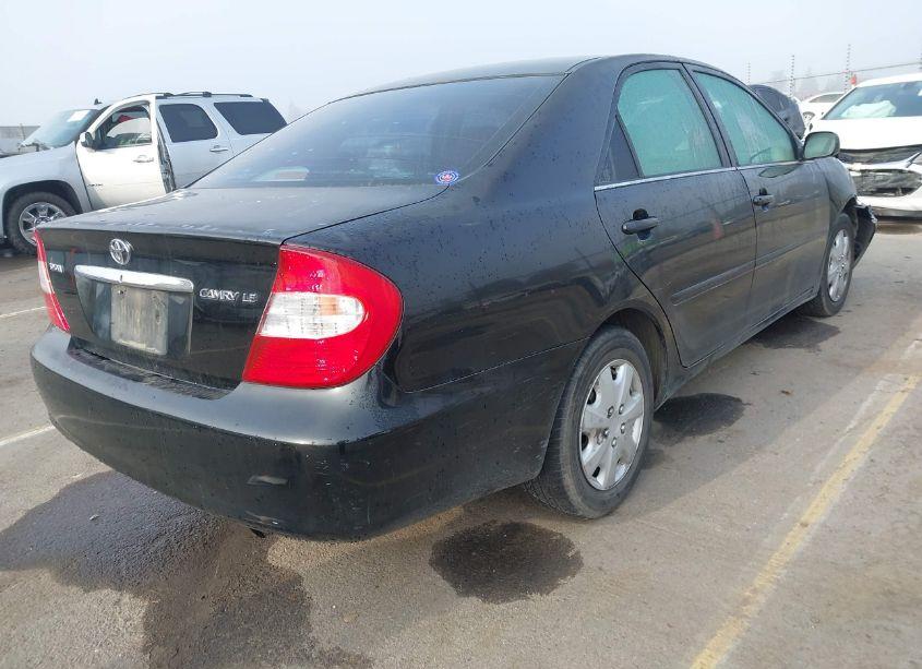 Photo 4 of 2004 Toyota Camry LE (VIN 4T1BE32K74U330545)