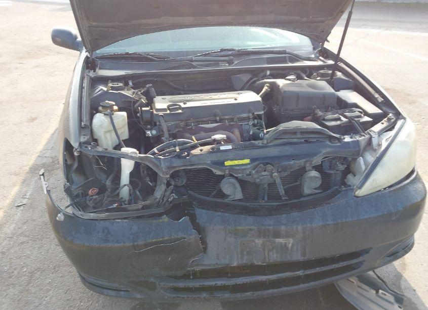 Photo 6 of 2004 Toyota Camry LE (VIN 4T1BE32K74U330545)