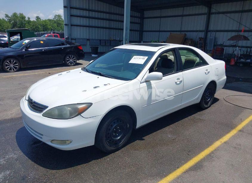 Photo 2 of 2004 Toyota Camry SE (VIN 4T1BE32K74U345949)