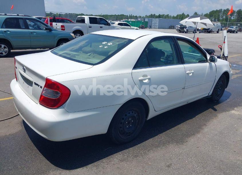 Photo 4 of 2004 Toyota Camry SE (VIN 4T1BE32K74U345949)