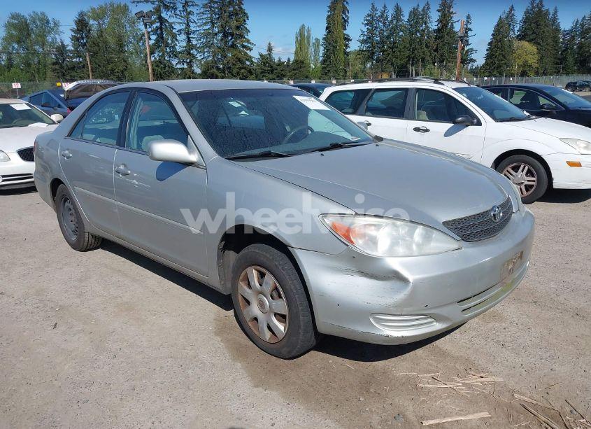 2004 Toyota Camry LE (VIN 4T1BE32K74U350908) main photo