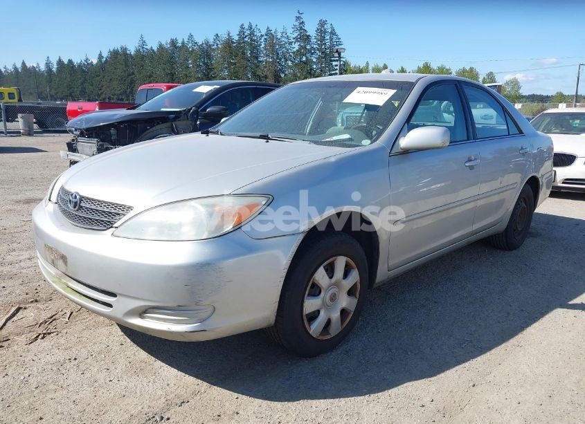 Photo 2 of 2004 Toyota Camry LE (VIN 4T1BE32K74U350908)