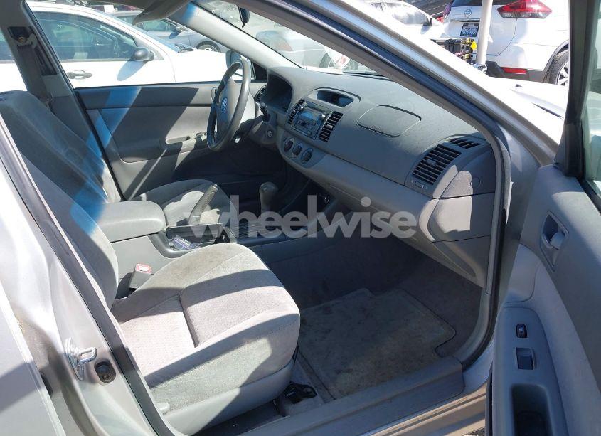 Photo 5 of 2004 Toyota Camry LE (VIN 4T1BE32K74U350908)