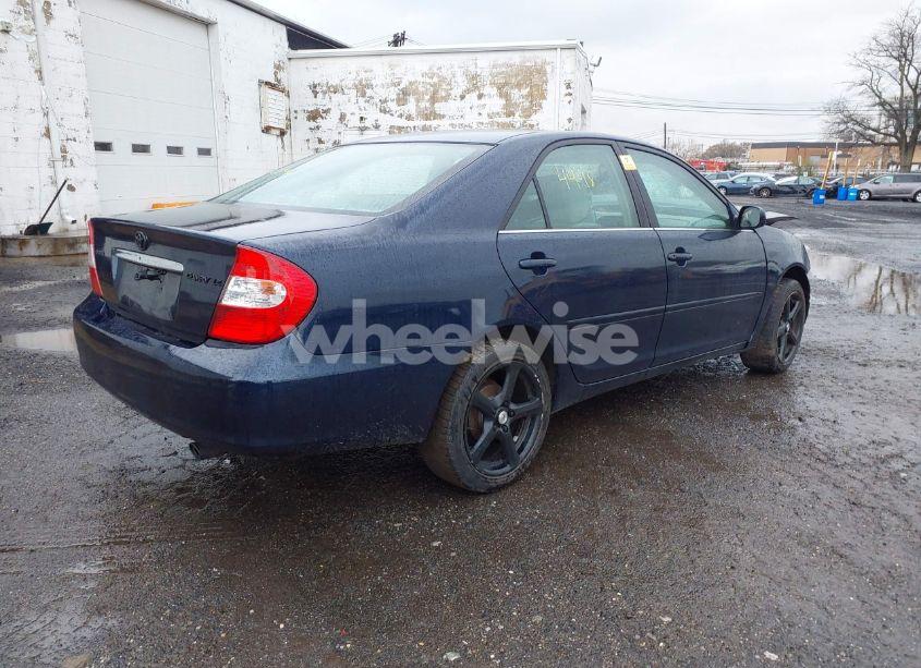 Photo 4 of 2004 Toyota Camry LE (VIN 4T1BE32K74U353761)