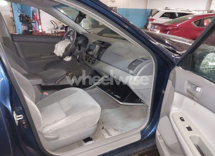 Photo 5 of 2004 Toyota Camry LE (VIN 4T1BE32K74U353761)