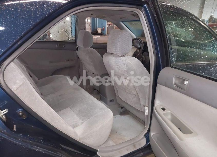 Photo 8 of 2004 Toyota Camry LE (VIN 4T1BE32K74U353761)