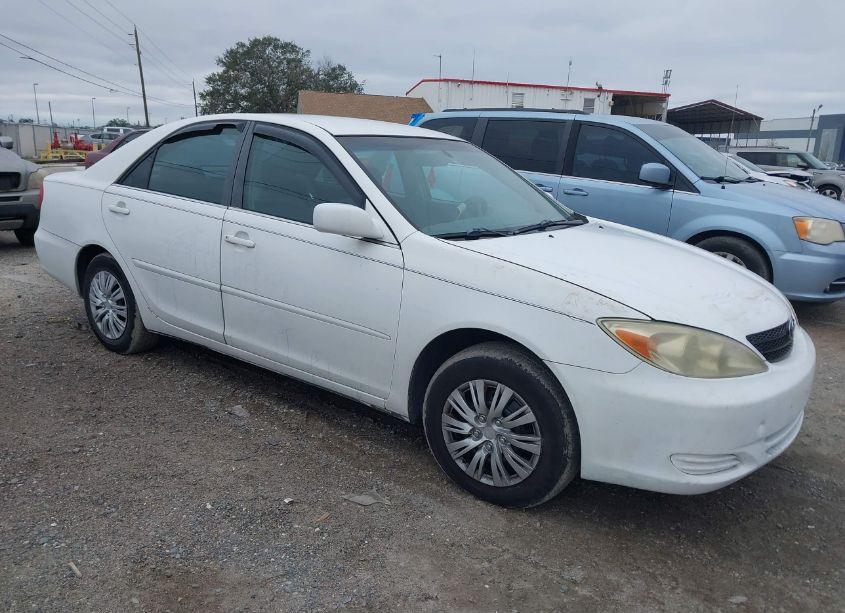2004 Toyota Camry LE (VIN 4T1BE32K74U357955) main photo