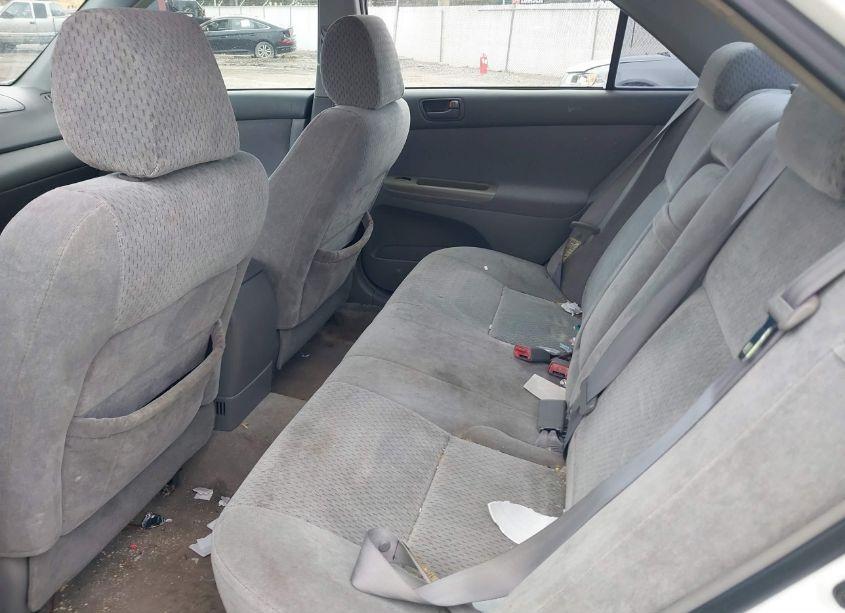 Photo 8 of 2004 Toyota Camry LE (VIN 4T1BE32K74U357955)