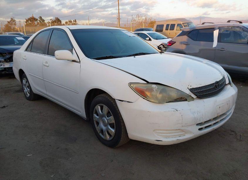 2004 Toyota Camry LE (VIN 4T1BE32K74U364498) main photo