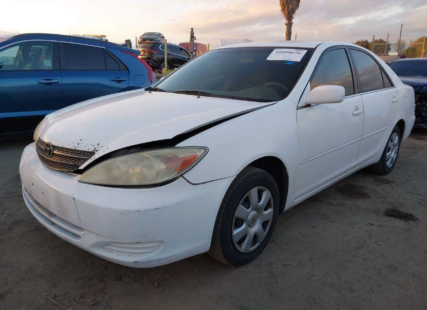 Photo 2 of 2004 Toyota Camry LE (VIN 4T1BE32K74U364498)