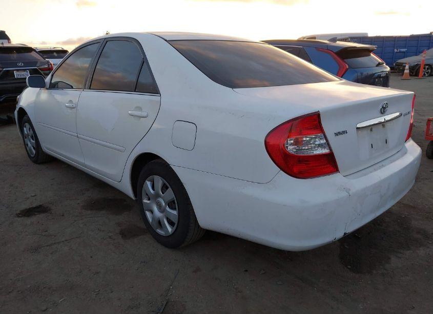 Photo 3 of 2004 Toyota Camry LE (VIN 4T1BE32K74U364498)