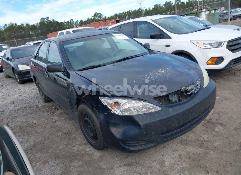 2004 Toyota Camry LE (VIN 4T1BE32K74U377378) main photo