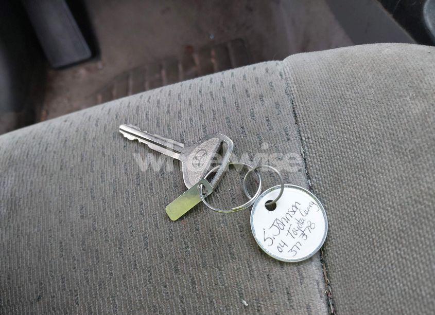 Photo 11 of 2004 Toyota Camry LE (VIN 4T1BE32K74U377378)