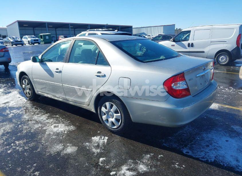 Photo 3 of 2004 Toyota Camry LE (VIN 4T1BE32K74U824713)