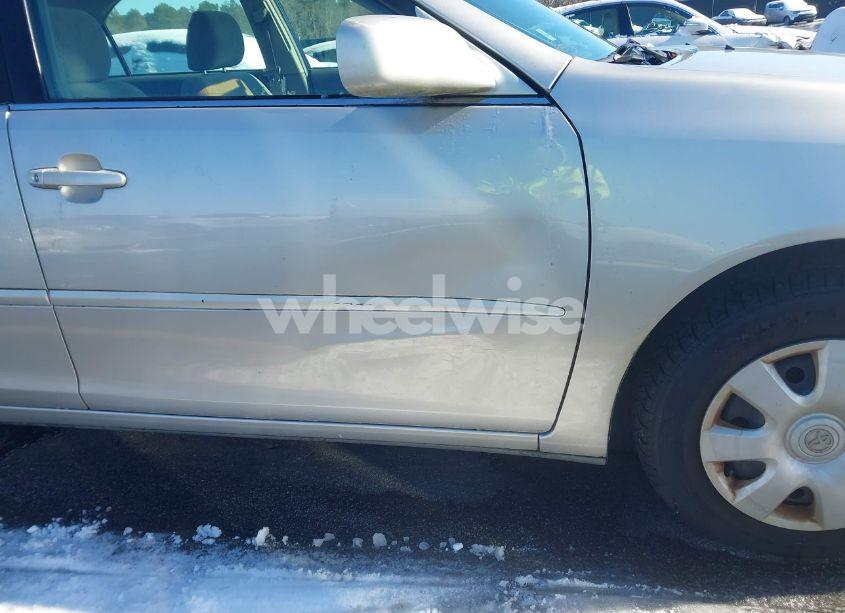 Photo 6 of 2004 Toyota Camry LE (VIN 4T1BE32K74U824713)