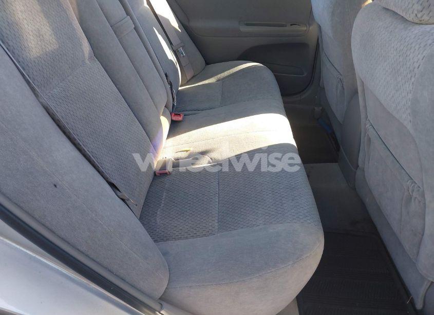 Photo 8 of 2004 Toyota Camry LE (VIN 4T1BE32K74U824713)