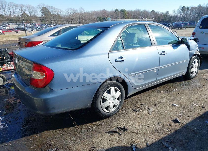 Photo 4 of 2004 Toyota Camry LE (VIN 4T1BE32K74U826493)