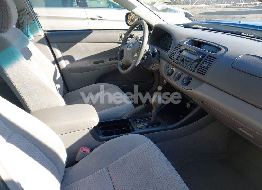 Photo 5 of 2004 Toyota Camry LE (VIN 4T1BE32K74U826493)