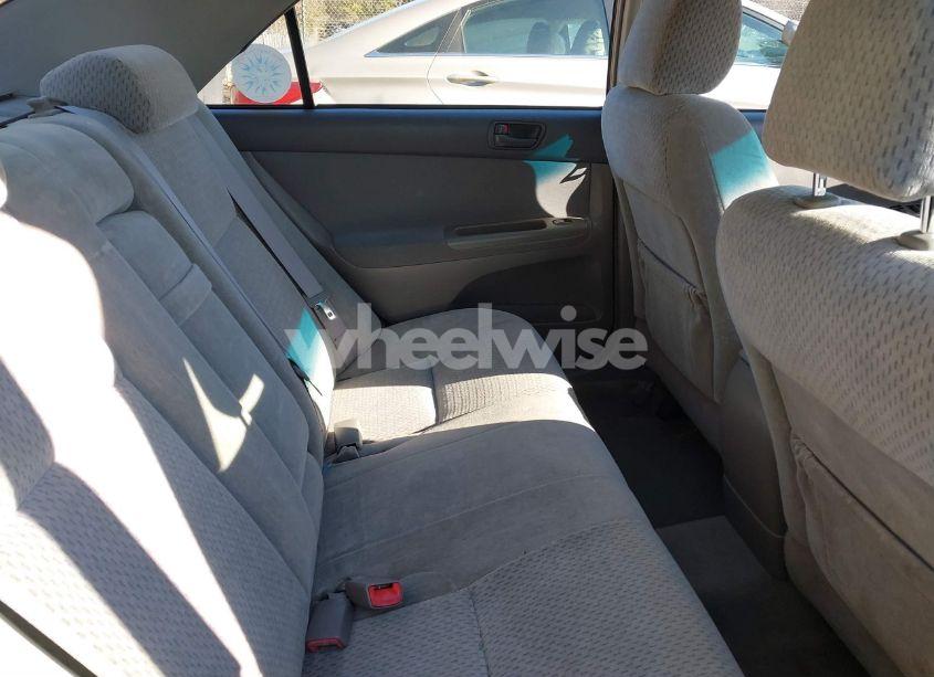 Photo 8 of 2004 Toyota Camry LE (VIN 4T1BE32K74U826493)