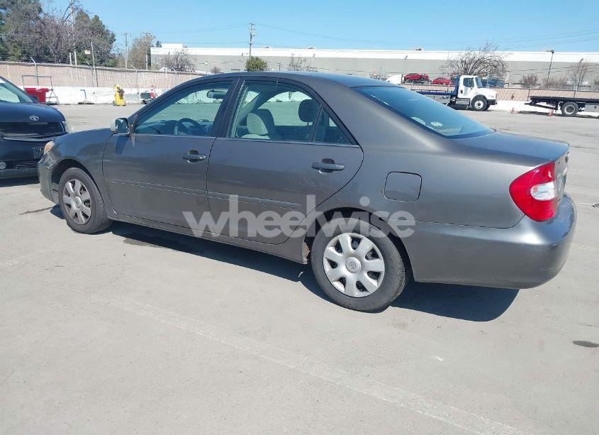 Photo 3 of 2004 Toyota Camry LE (VIN 4T1BE32K74U843360)