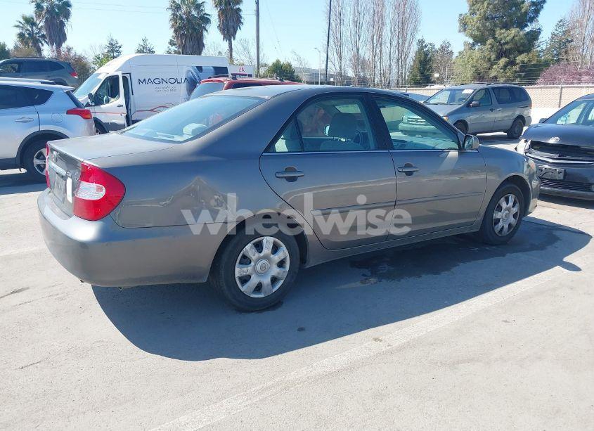 Photo 4 of 2004 Toyota Camry LE (VIN 4T1BE32K74U843360)