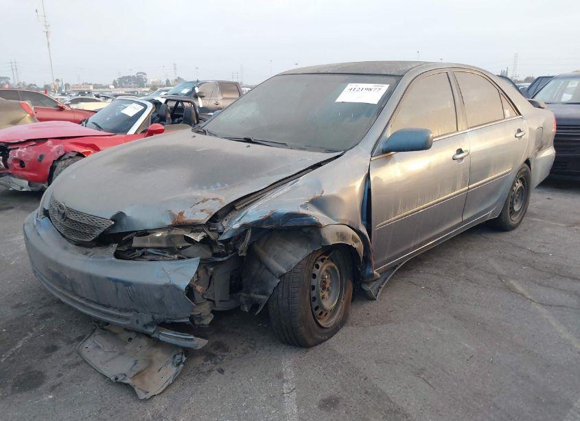 Photo 2 of 2004 Toyota Camry LE (VIN 4T1BE32K74U853435)