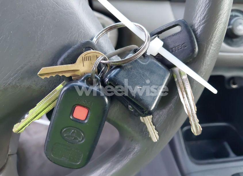 Photo 11 of 2004 Toyota Camry LE (VIN 4T1BE32K74U864094)