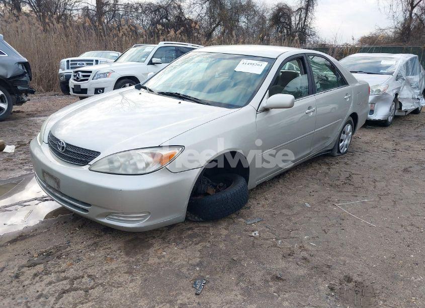 Photo 2 of 2004 Toyota Camry LE (VIN 4T1BE32K74U864094)