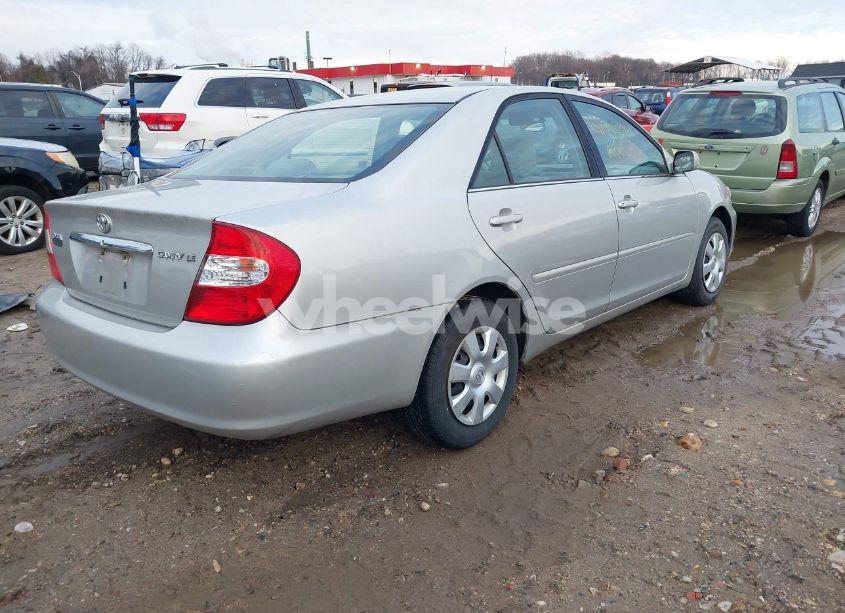 Photo 4 of 2004 Toyota Camry LE (VIN 4T1BE32K74U864094)