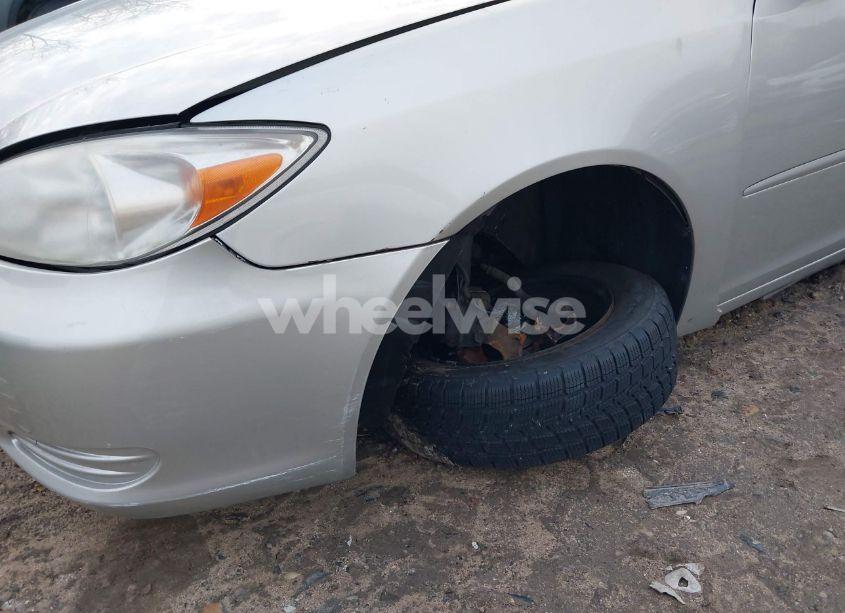 Photo 6 of 2004 Toyota Camry LE (VIN 4T1BE32K74U864094)