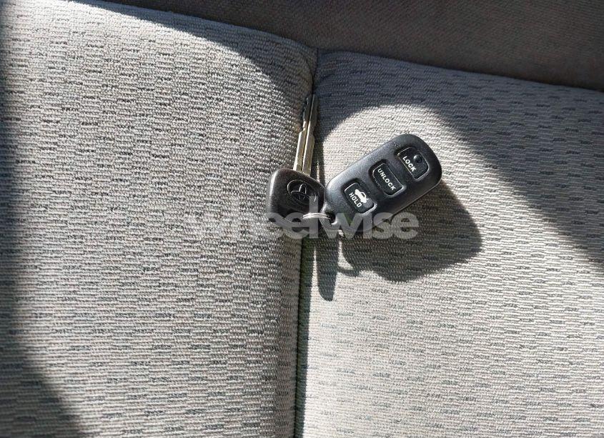 Photo 11 of 2004 Toyota Camry LE (VIN 4T1BE32K74U884460)