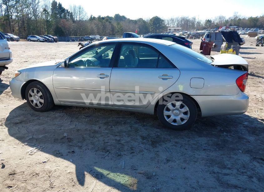 Photo 15 of 2004 Toyota Camry LE (VIN 4T1BE32K74U884460)