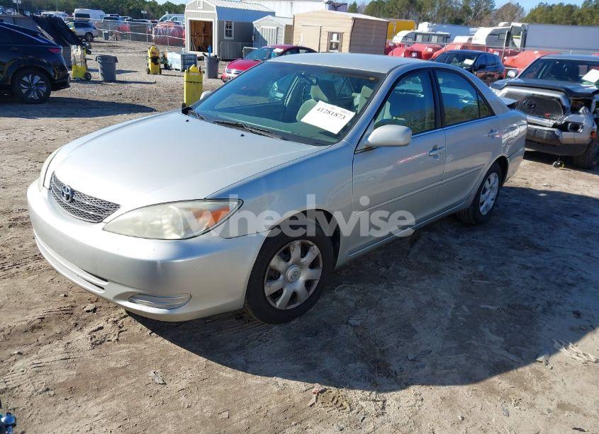 Photo 2 of 2004 Toyota Camry LE (VIN 4T1BE32K74U884460)