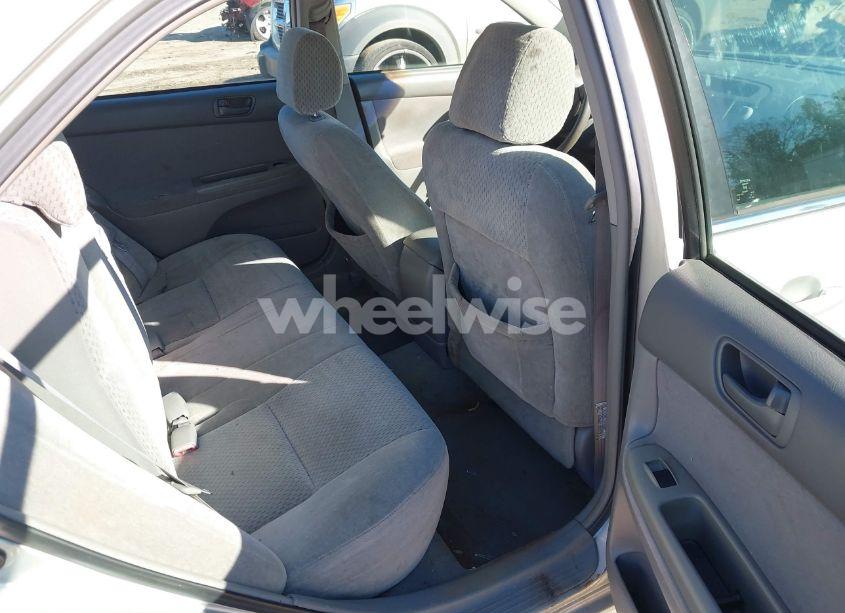 Photo 8 of 2004 Toyota Camry LE (VIN 4T1BE32K74U884460)